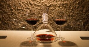 decantador de vino y copas